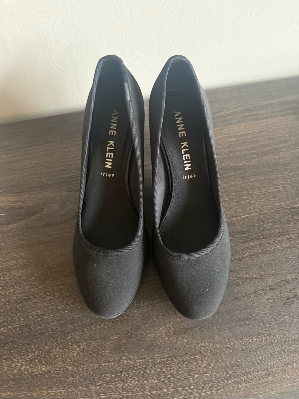 Anne Klein Black Women's Round-Toe Pump Heels